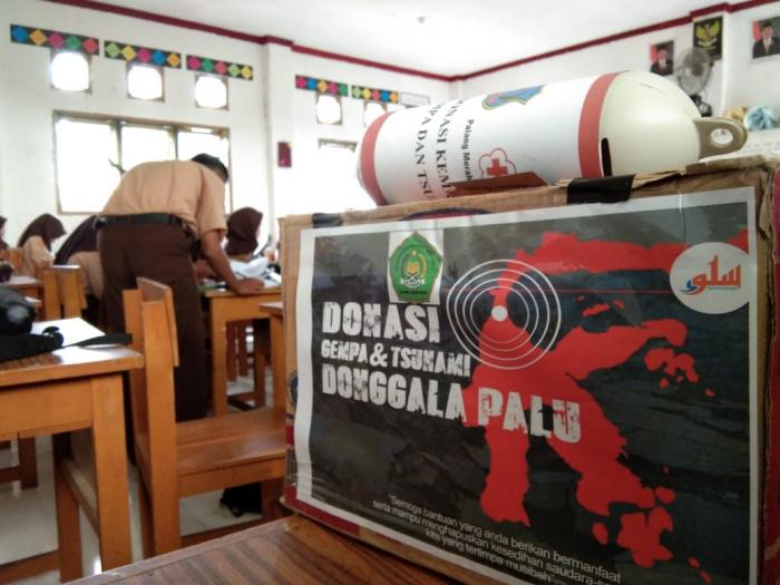 OSIM MAN 1 TANJAB BARAT JALANKAN BUMBUNG KEMANUSIAAN BENCANA PALU