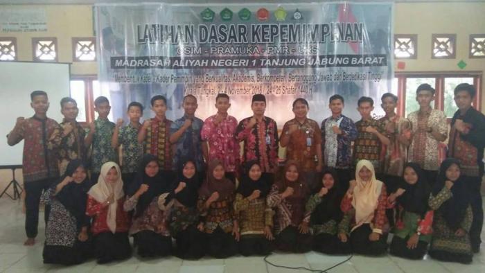 MAN 1 TANJUNG JABUNG BARAT LAKSANAKAN LATIHAN DASAR KEPEMIMPINAN TAHUN 2019