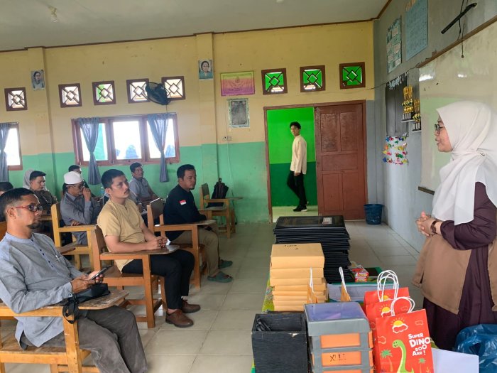 Ratusan Ayah Hadiri Pengambilan Rapor di MAN 1 Tanjung Jabung Barat